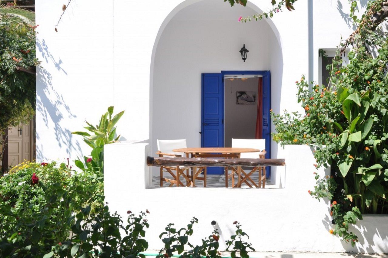 Levrossos Beach Apartments Экстерьер фото