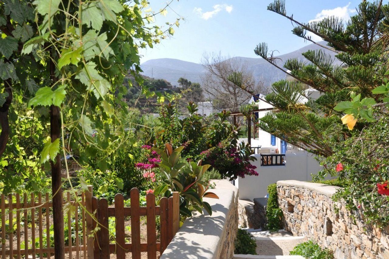 Levrossos Beach Apartments Экстерьер фото